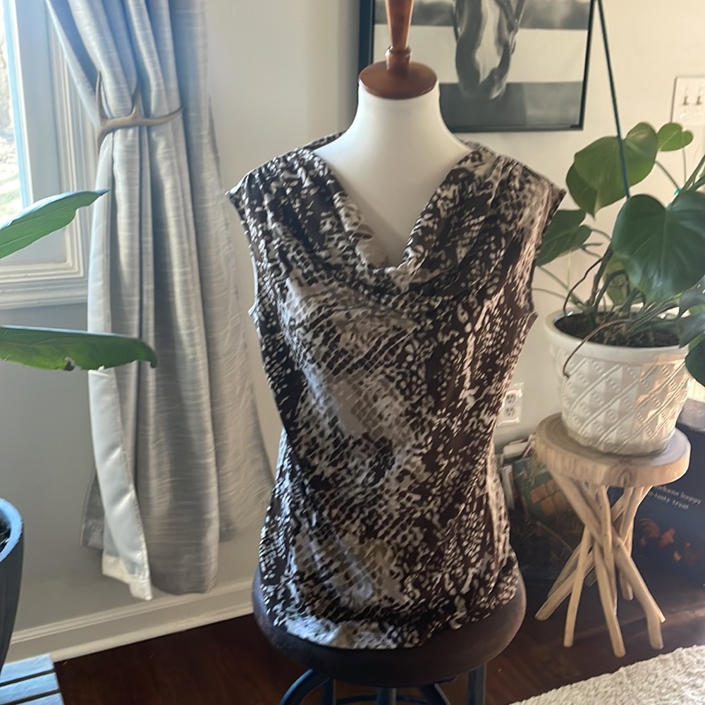 Women’s (L) Jones & Co. Sleeveless/drape neck